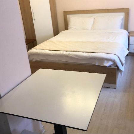 Itan'S Apartment-Lovely Guest Apartment In Center Тирана Экстерьер фото
