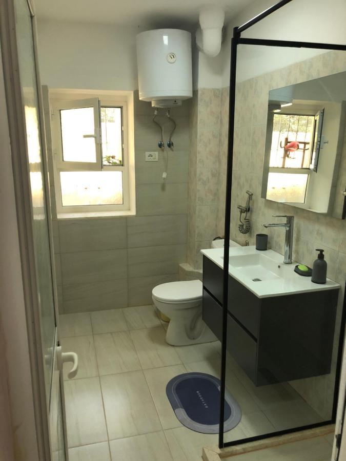 Itan'S Apartment-Lovely Guest Apartment In Center Тирана Экстерьер фото
