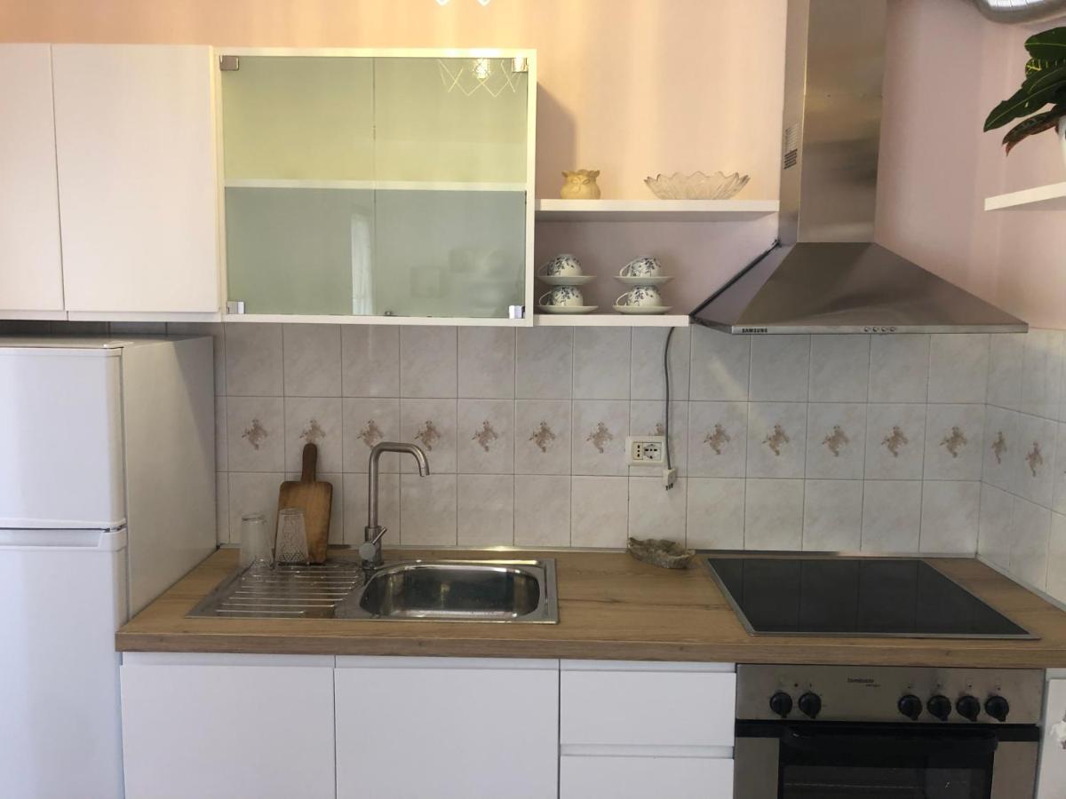 Itan'S Apartment-Lovely Guest Apartment In Center Тирана Экстерьер фото